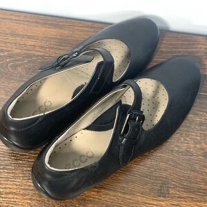- ECCO Leather Buckle Strap Maryjane Flats Black Size 39